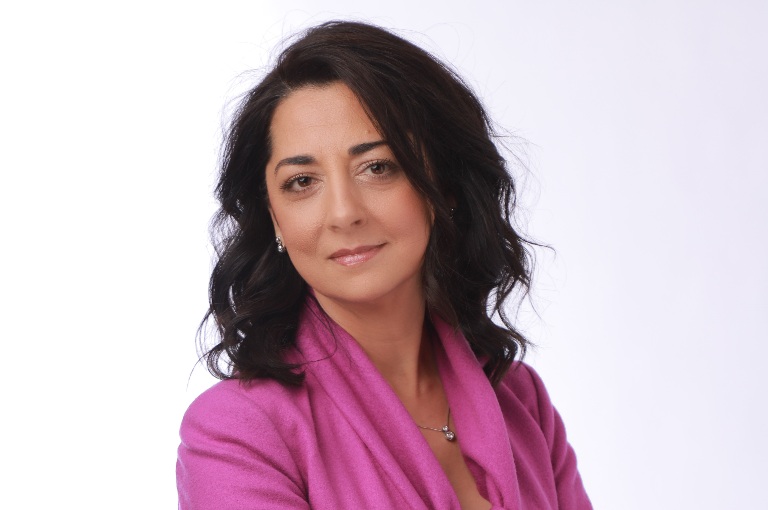 Poupak Anjomshoaa 768x510