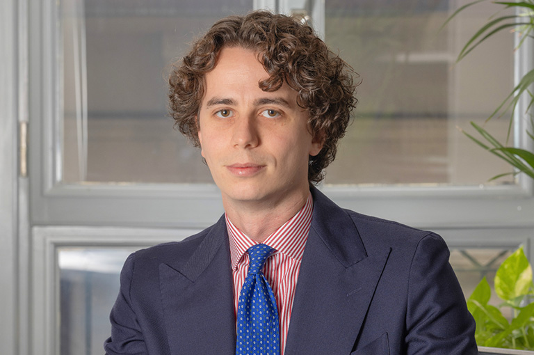 Simone Dece 768x510 2025