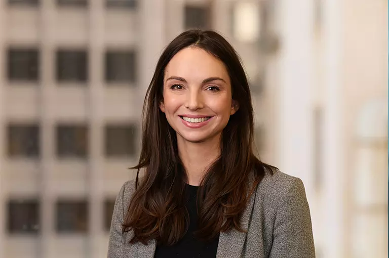 Zoe Keith 768 x 510px