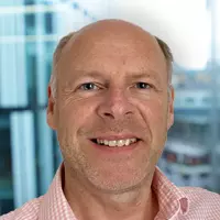 200 x 200px Michael Ren