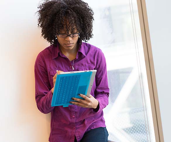 0540 Reading documents 585x485